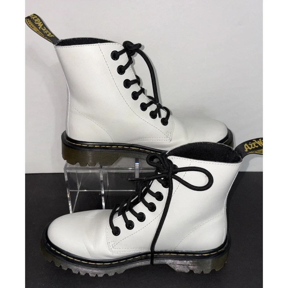Doc Martens Luana Women's Sz 6 Air Cushions Sole White‎ Boots Dr. AW004